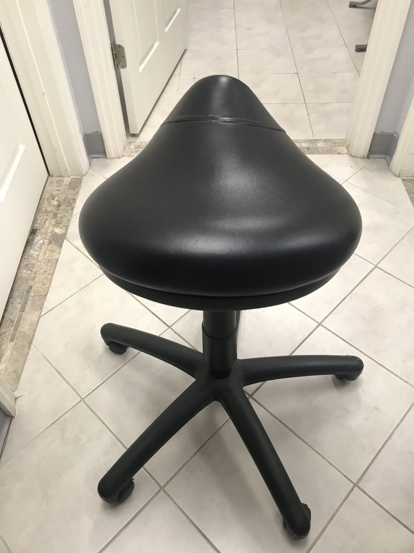 Higher level saddle stool