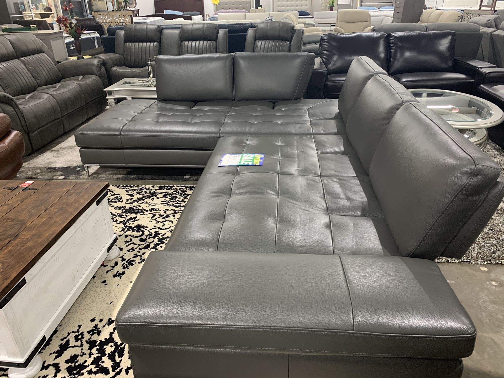 Modani Leather Empire Expandable Sofa