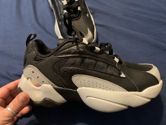 Reebok boys shoes size 4 youth