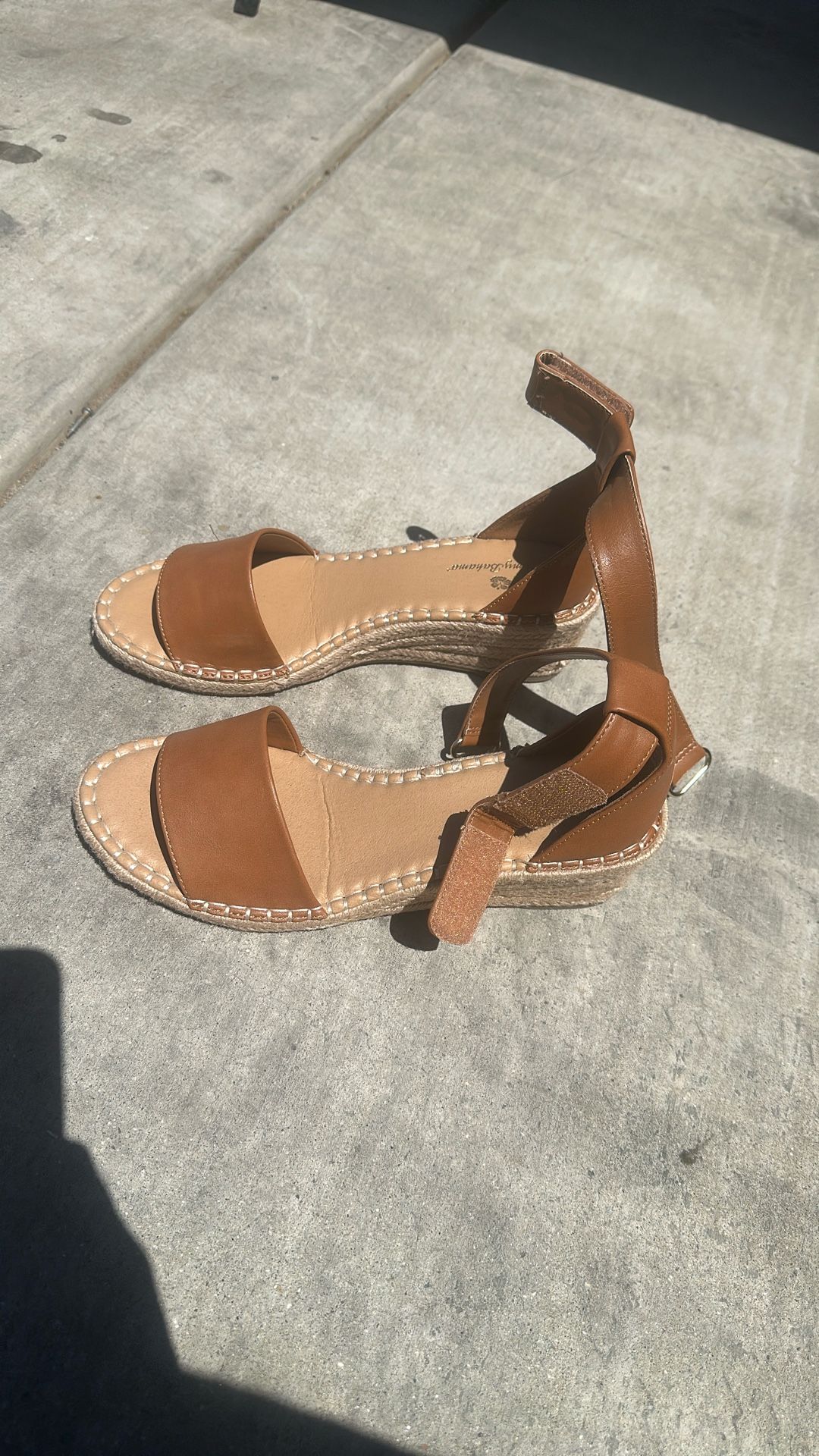 Woman’s Wedge Sandle