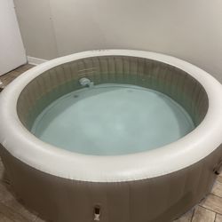 Hot Tub 6 Person