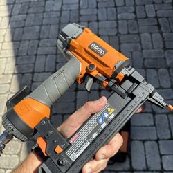 Ridgid 18-Gauge 1-1/2 in. Pneumatic Finish Stapler R150FSF Brand New with Case and Accessories