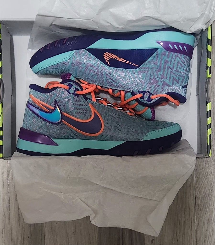 Labron's NXXT GENISUS (Men's Shoes ) 9"