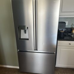 Refrigerator Hisense