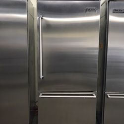 Viking 36”Wide 5Series Bottom Freezer Refrigerator 