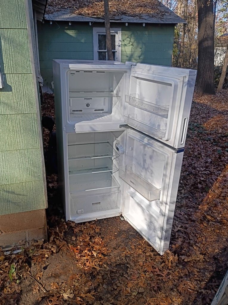 Whirlpool Refrigerator 