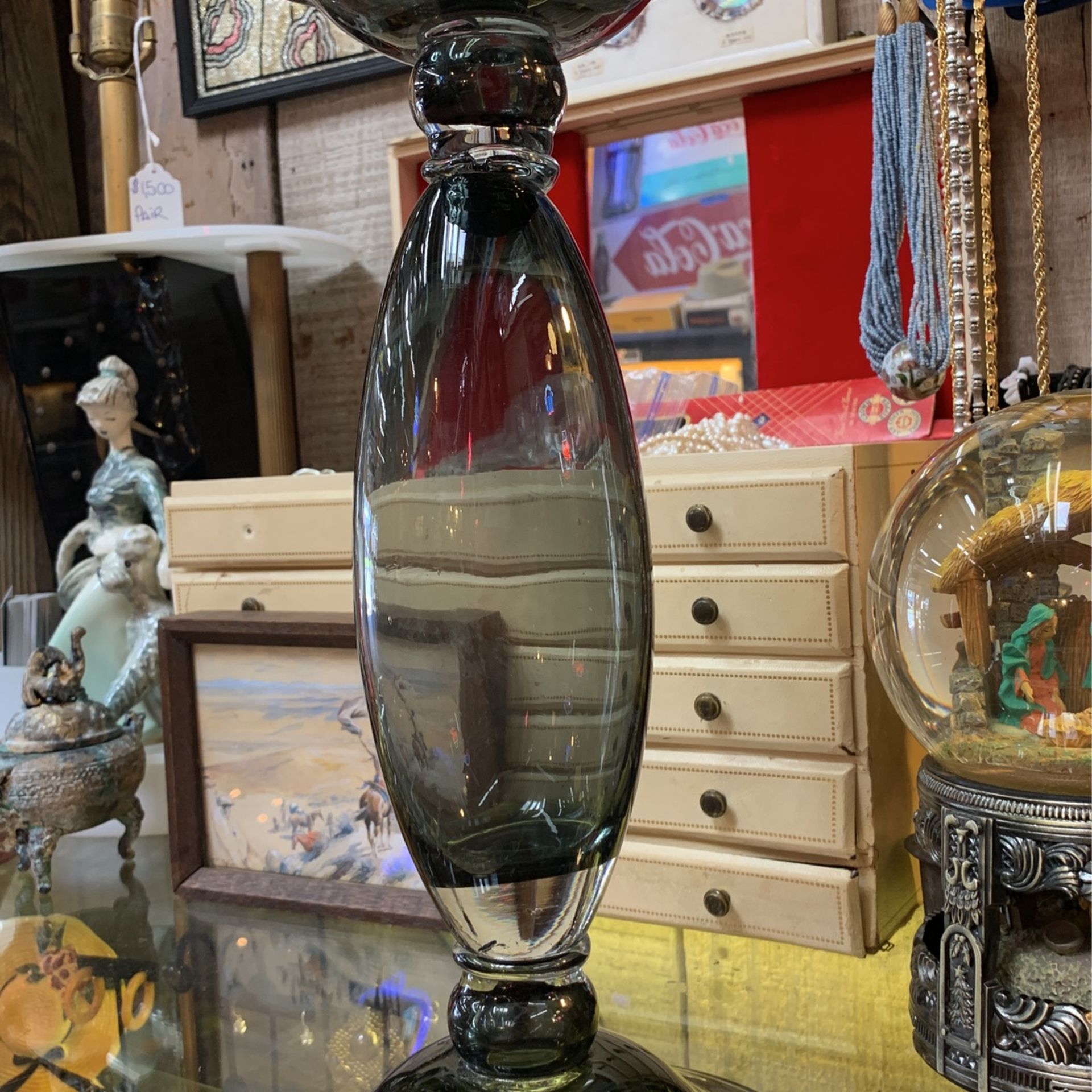 Beautiful Black Glass Stand/Candle Holder Decor