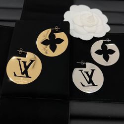 Earring 
