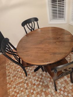Modern  Sturdy Dining Room Table