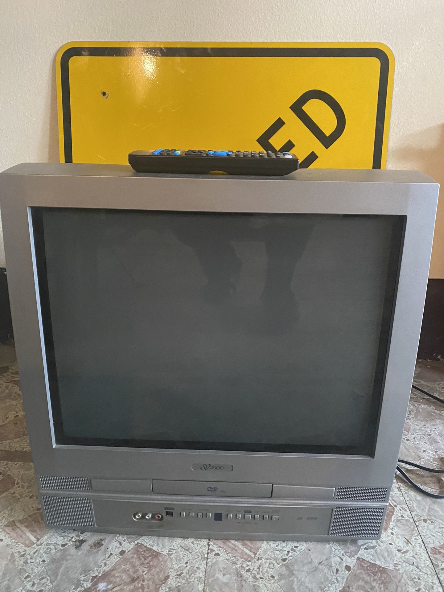 CRT Tv