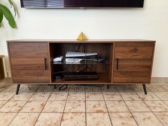 Mid-Century Modern Walnut Media Console / TV Stand