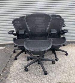 HERMAN MILLER CLASSIC AERON CHAIRS 2ND GENERATION SIZE B $399  EACH DELIVERY AVAILABLE FOR A FEE