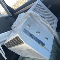 GE Air conditioning unit 550 Sq FT 