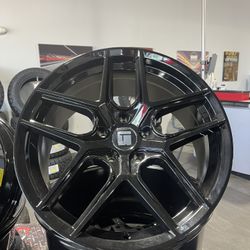 5x108 wheels, they’re 18’s 245/35/18 size tire 