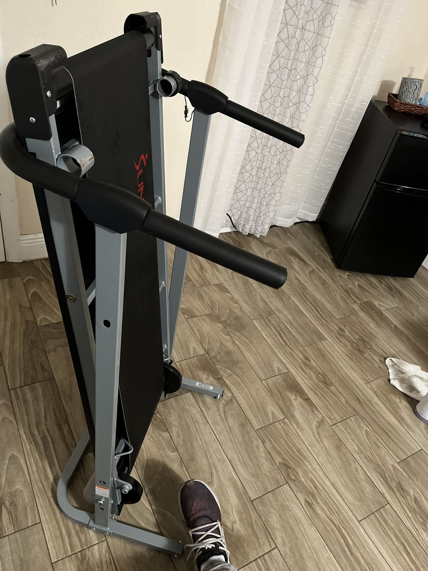 Sunny Health Fitness Foldable Manual Walking Treadmill, Black