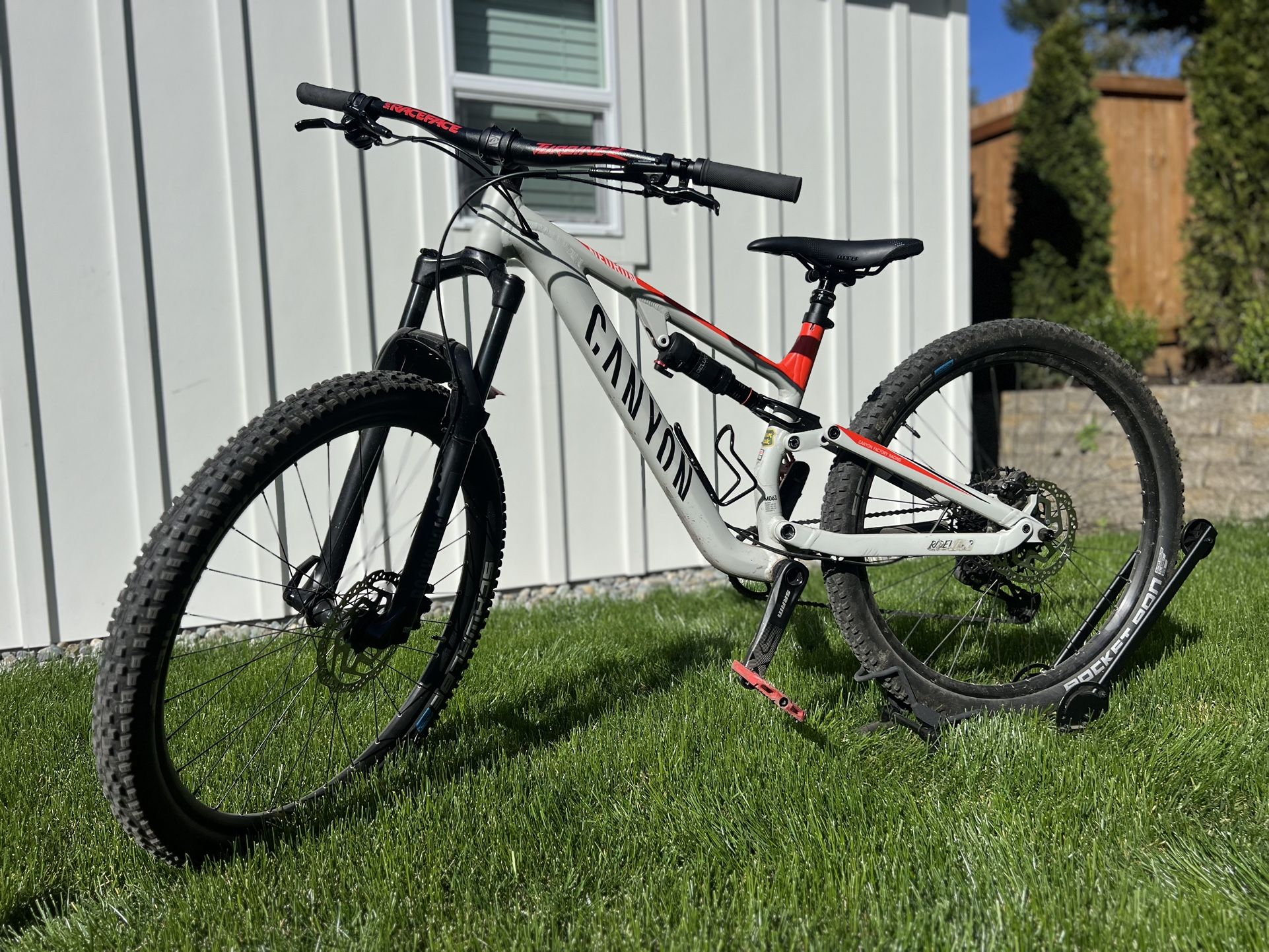 Canyon Neuron Mountain Bike