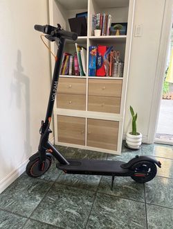 VOLPAM SP03 Electric Scooter