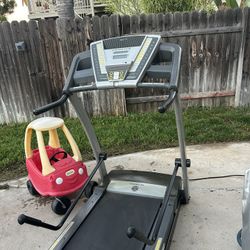 Treadmill, Gold's gym, auto incline, high end, folds, led display, quiet, soft cushion walking, clean,