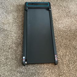 Treadmill for small spaces (no handle)