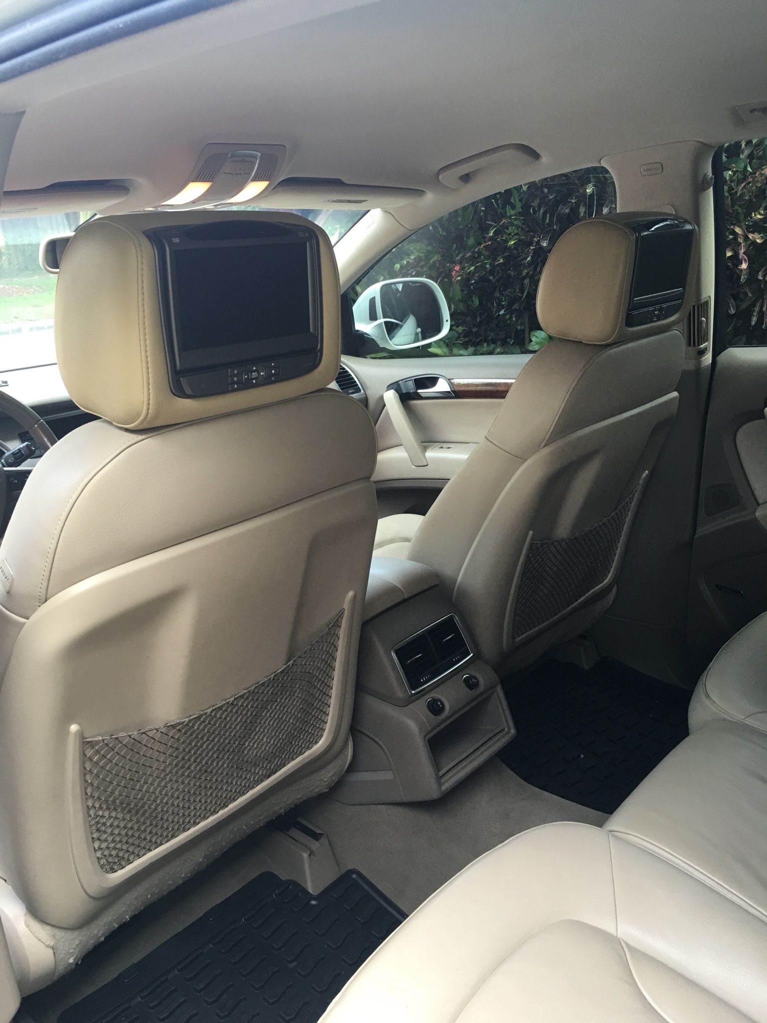 Audi Q7 Rear Entertainment System