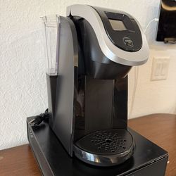 Keurig Machine with drawer - 2 replacement filter and couple of kcup pods 