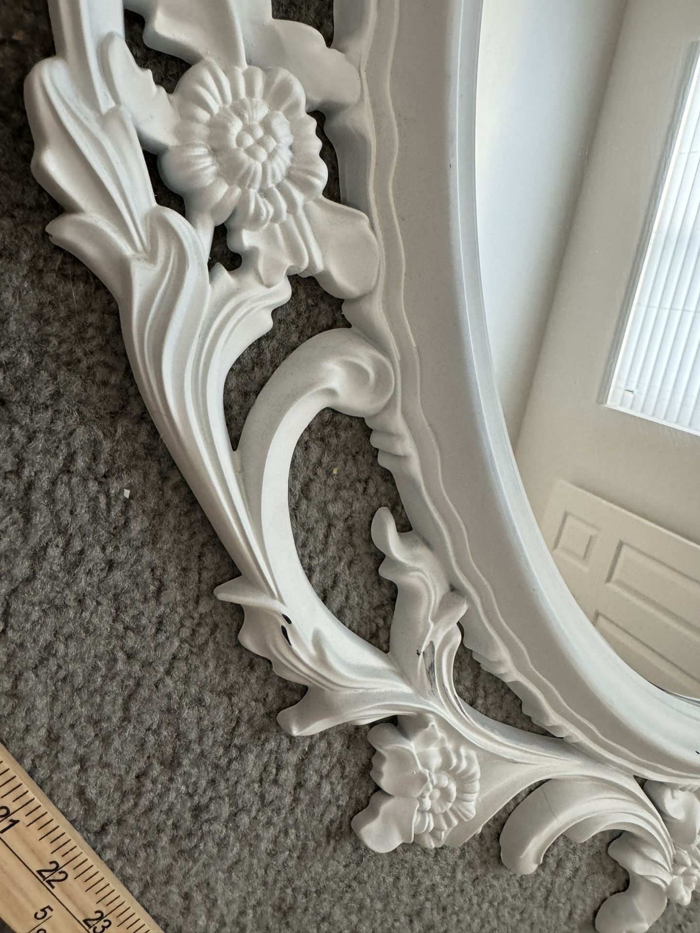 IKEA Ung Drill Mirror with Off White Ornate Large Oval Frame 33