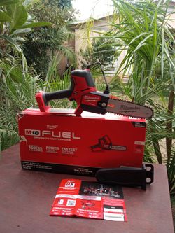 Milwaukee 18 v  new fuel pruning saw.  ( Tool only)