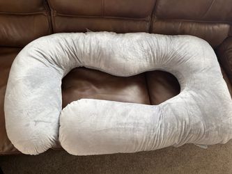 Momcozy pregnancy pillow