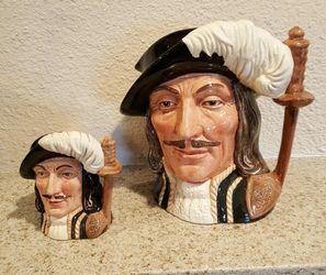 ROYAL DOULTON larg and small Toby Mug "Athos" 1955