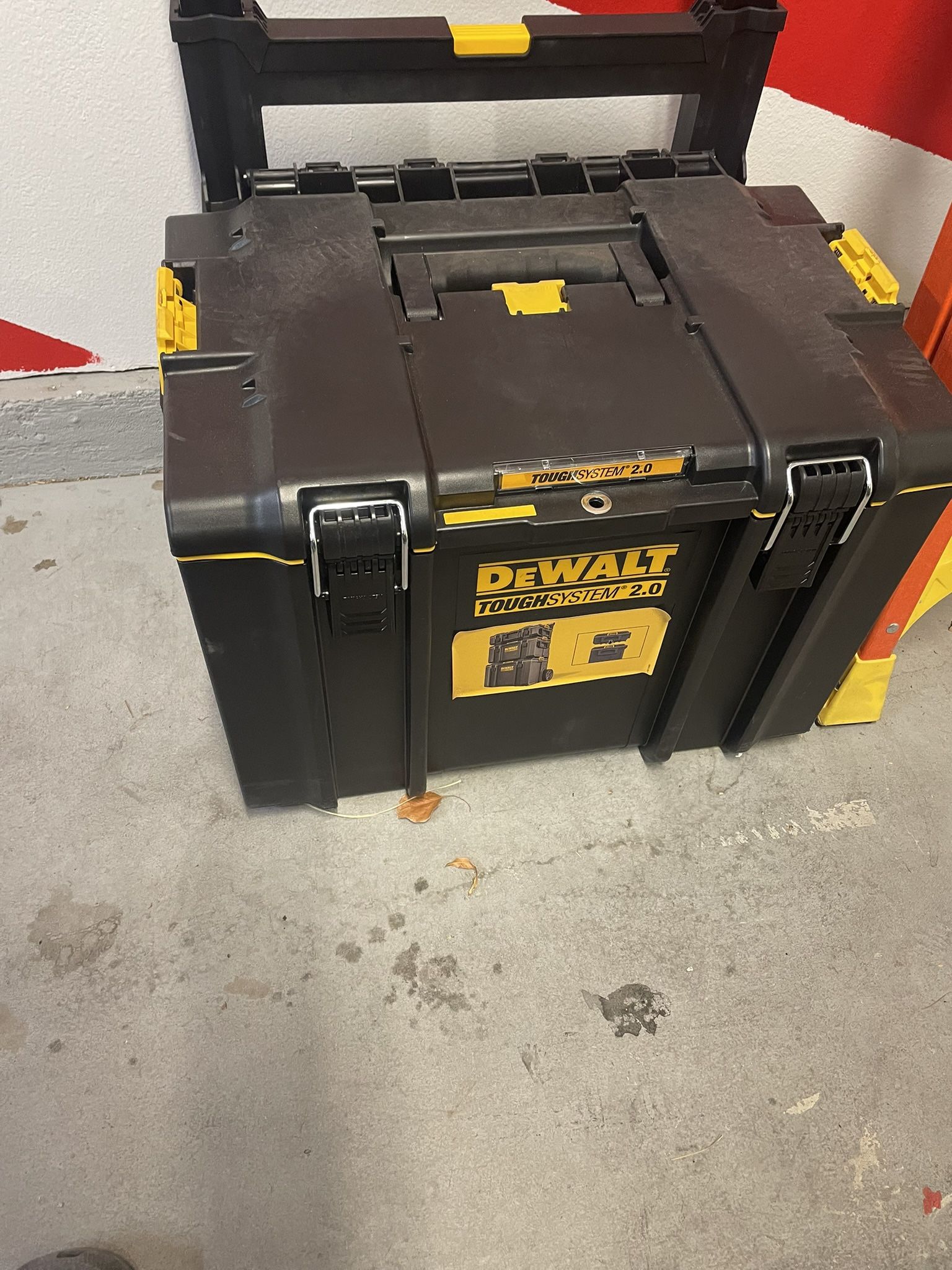 Dewalt Bottom Tool Box & Milwaukee Bags