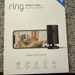 Ring - Indoor Plug-In 1080p Security Camera (2nd - Generation) with Privacy cover - Black