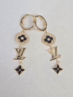 14kt Gold Dangle Earrings
