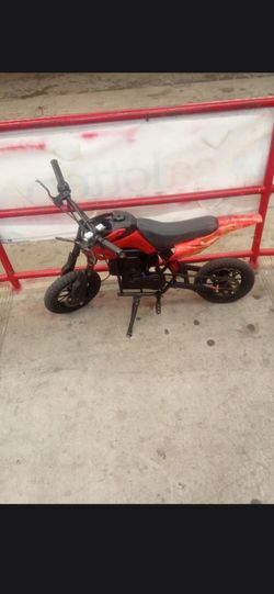 50cc gas-powered mini dirt bike