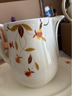 Vintage Autumn leaf pitcher.