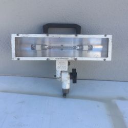 Kwik-Raze. Commercial Flood Lamp. Alpha 2000 serues 