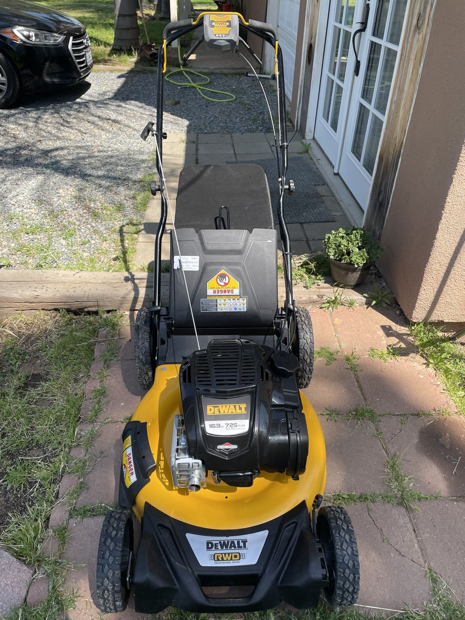 Dewalt 21 in. 163cc Briggs and Stratton 725Exi Engine Rear Wheel Drive 3-in-1 Gas Self Propelled Walk Behind Lawn Mower