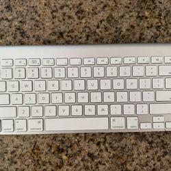 Apple Bluetooth Keyboard