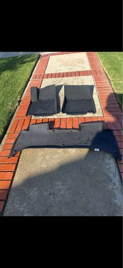 Rivian R1T weather floor mats 3D spider Kagu
