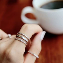 R58 – 925  Sterling Silver  Vintage Ring!