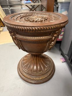 Elegant Traditional Pedestal Dining / Accent Table / Plant Stand – Antique Bronze Finish