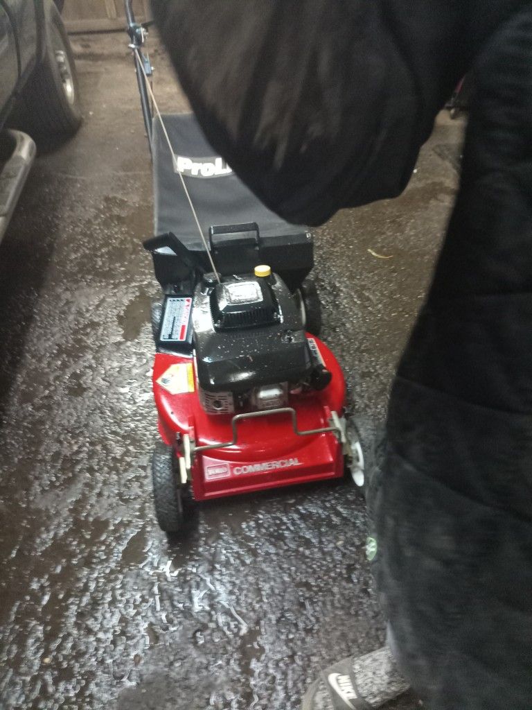 TORO COMMERCIAL LAWN MOWER