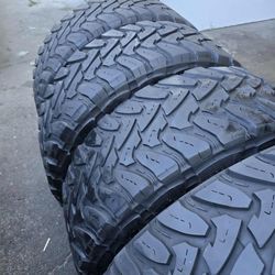 4 used tires Lt35x12.50r17 Toyo MT Open Country $$370.00