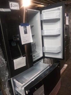 NEW Samsung French doors refrigerator in Black Stainless