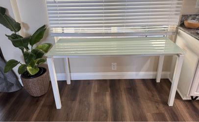 Modern Glass Table / Desk – Great for Office, Dining or Entertaining