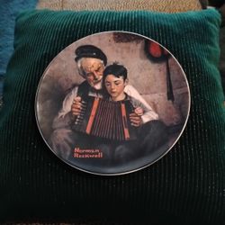Knowles Norman Rockwell Set Of 2 Collector Plates The Music Maker & The Tycoon 