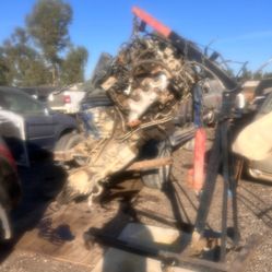 Partes Y Motor 6.0 Chevy ‘del1999 Al 2006 Por $1200 Y Mas De 200 Caroos De Partes