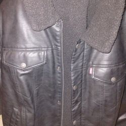 Men brand name Levi very nice 3xl  black leather bomber jacket  