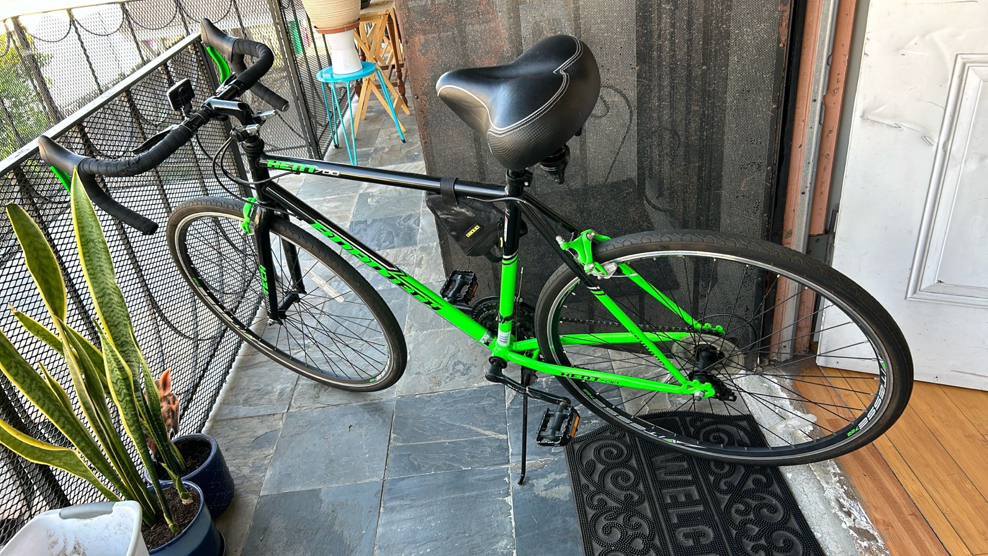 KENT 700 ROAD TECH: 700c Kent Road Tech Men's Bike, Ages 13