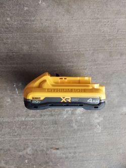 New Dewalt POWERSTACK battery 4.0Ah 20V.