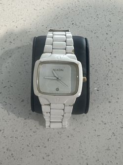 Nixon watch